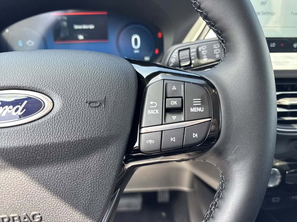 New 2025 Ford Escape SE w/ PHEV Premium Package FWD image 18