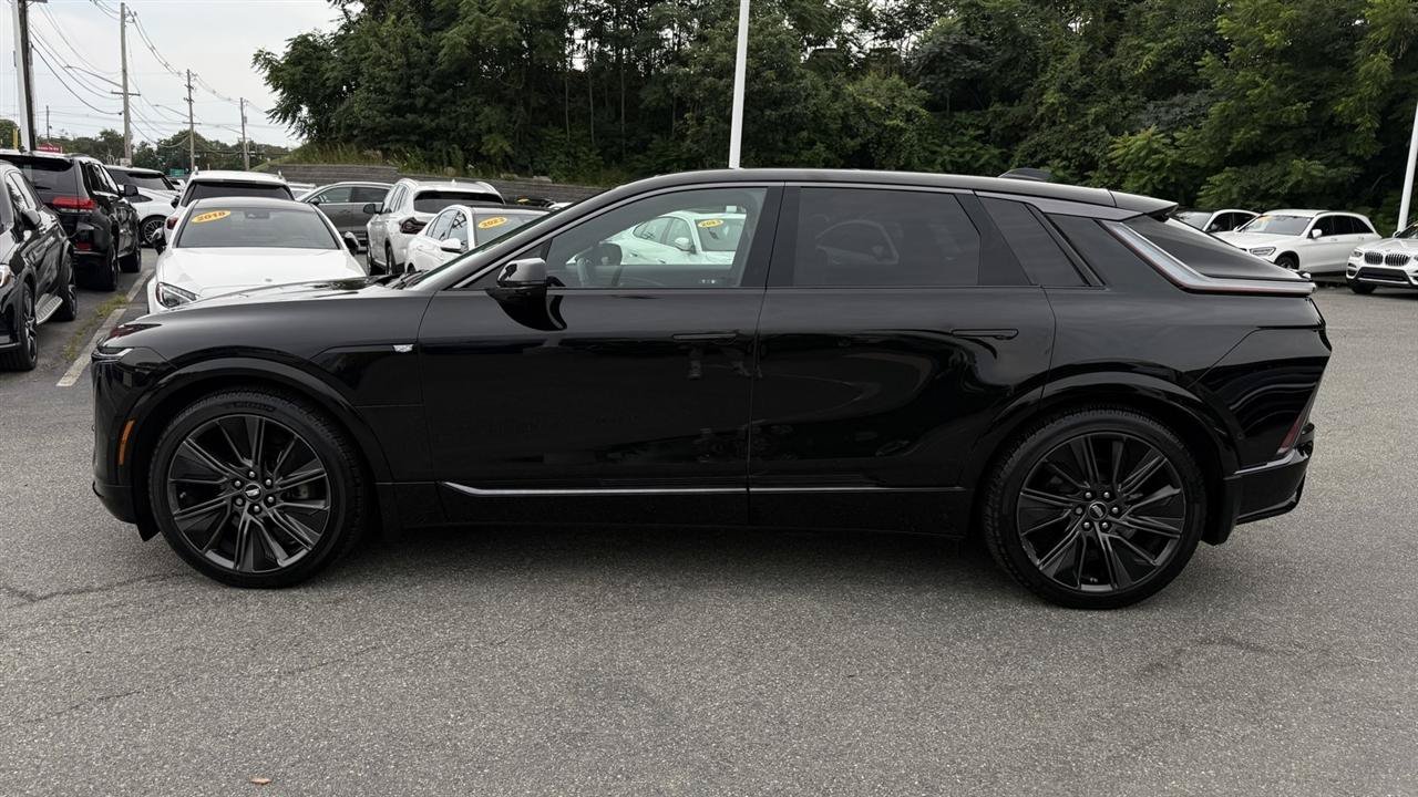 Used 2024 Cadillac Lyriq Sport RWD image 11