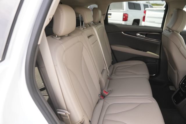 Used 2022 Lincoln Nautilus Reserve image 17