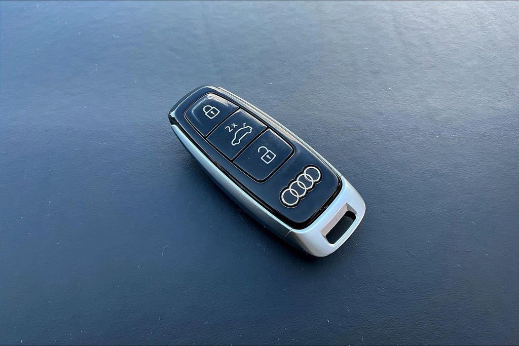Used 2019 Audi Q8 Prestige AWD/4WD image 35