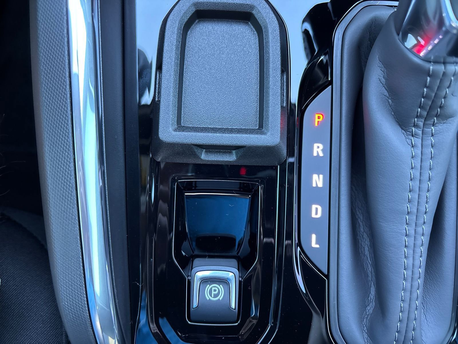 New 2026 GMC Canyon Elevation w/ Convenience Package RWD image 11
