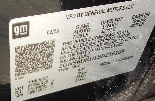 Used 2025 Chevrolet Suburban Z71 AWD/4WD image 19