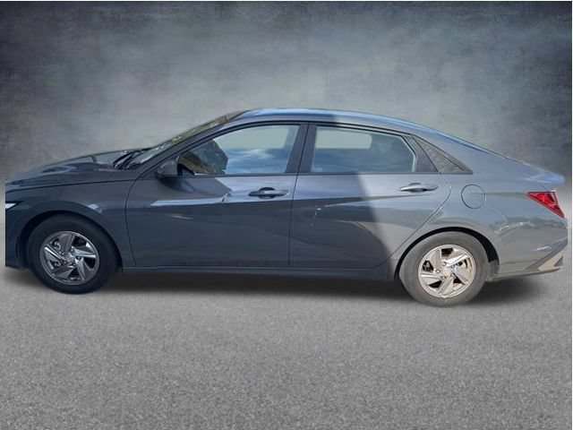 Used 2024 Hyundai Elantra SE FWD image 2