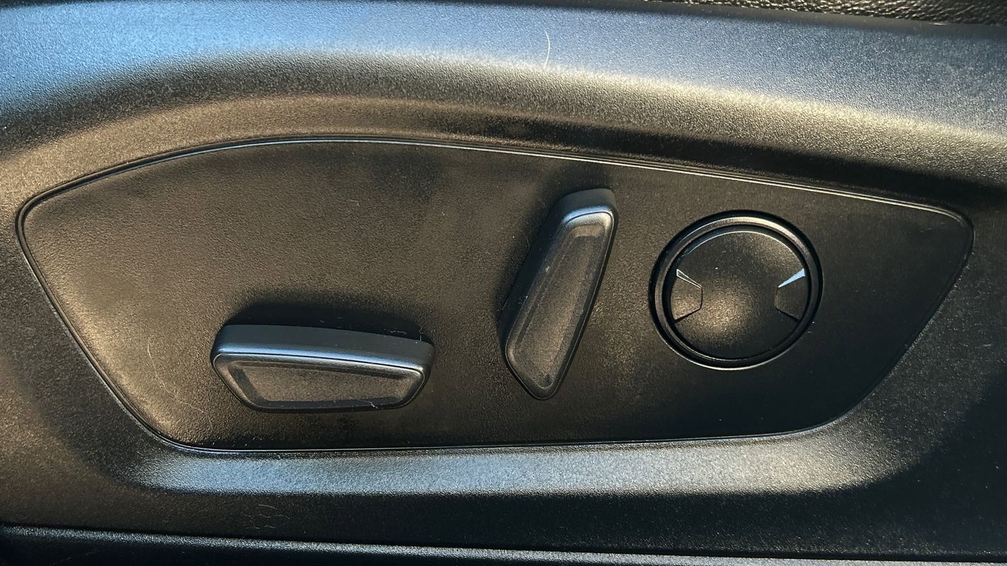 Used 2020 Ford Explorer XLT w/ Equipment Group 202A image 36