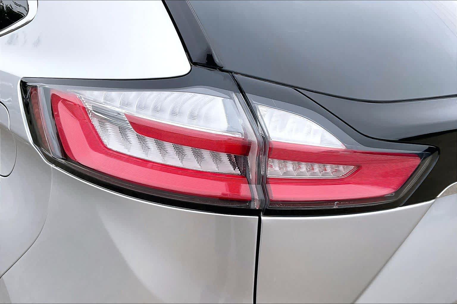 Used 2019 Ford Edge Titanium AWD/4WD image 28