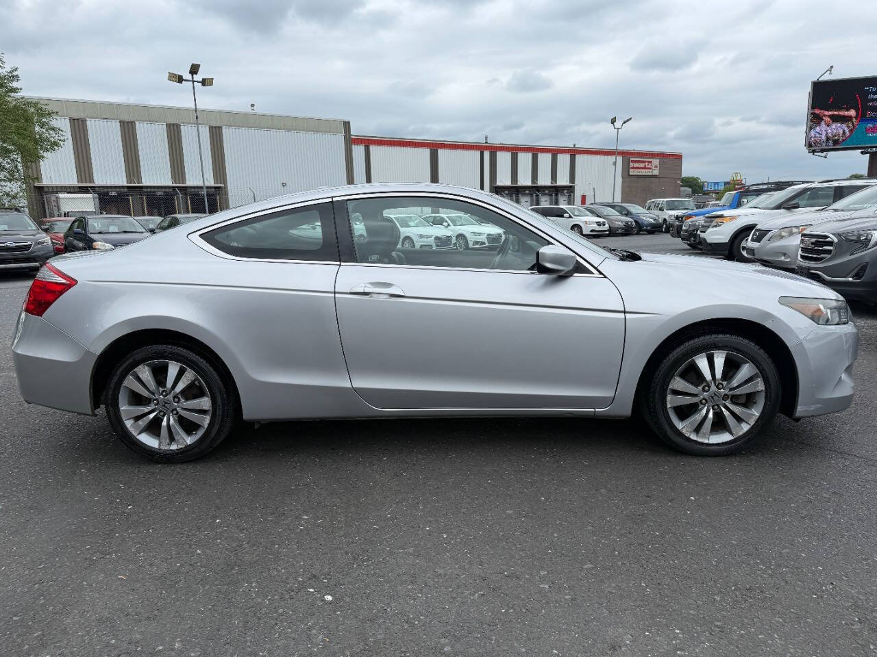 Used 2010 Honda Accord EX-L image 4