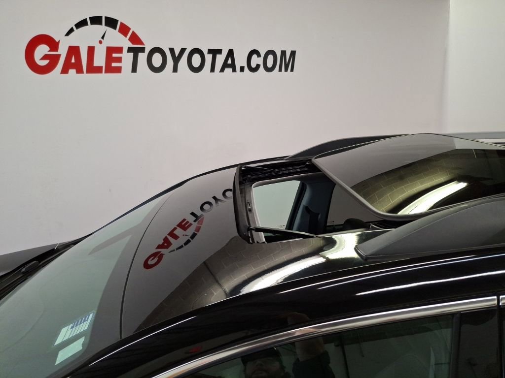 Used 2017 GMC Acadia SLT image 6