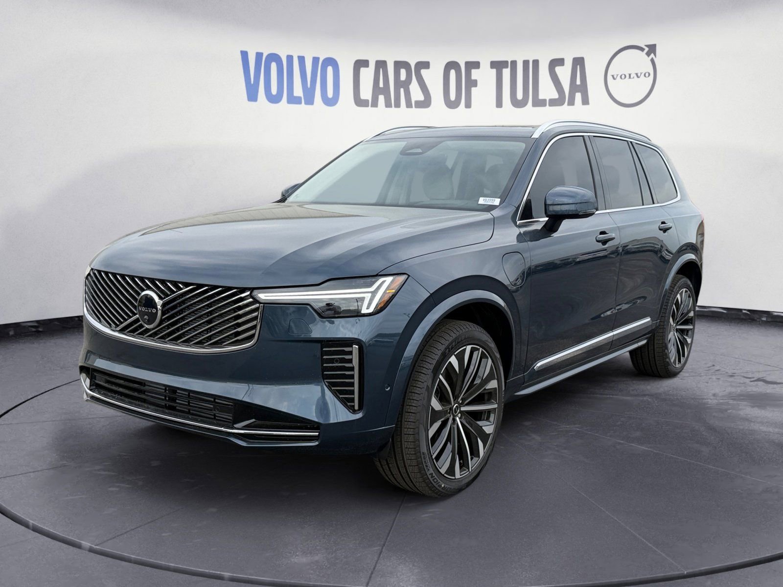 New 2026 Volvo XC90 T8 Ultra w/ Protection Package Premier