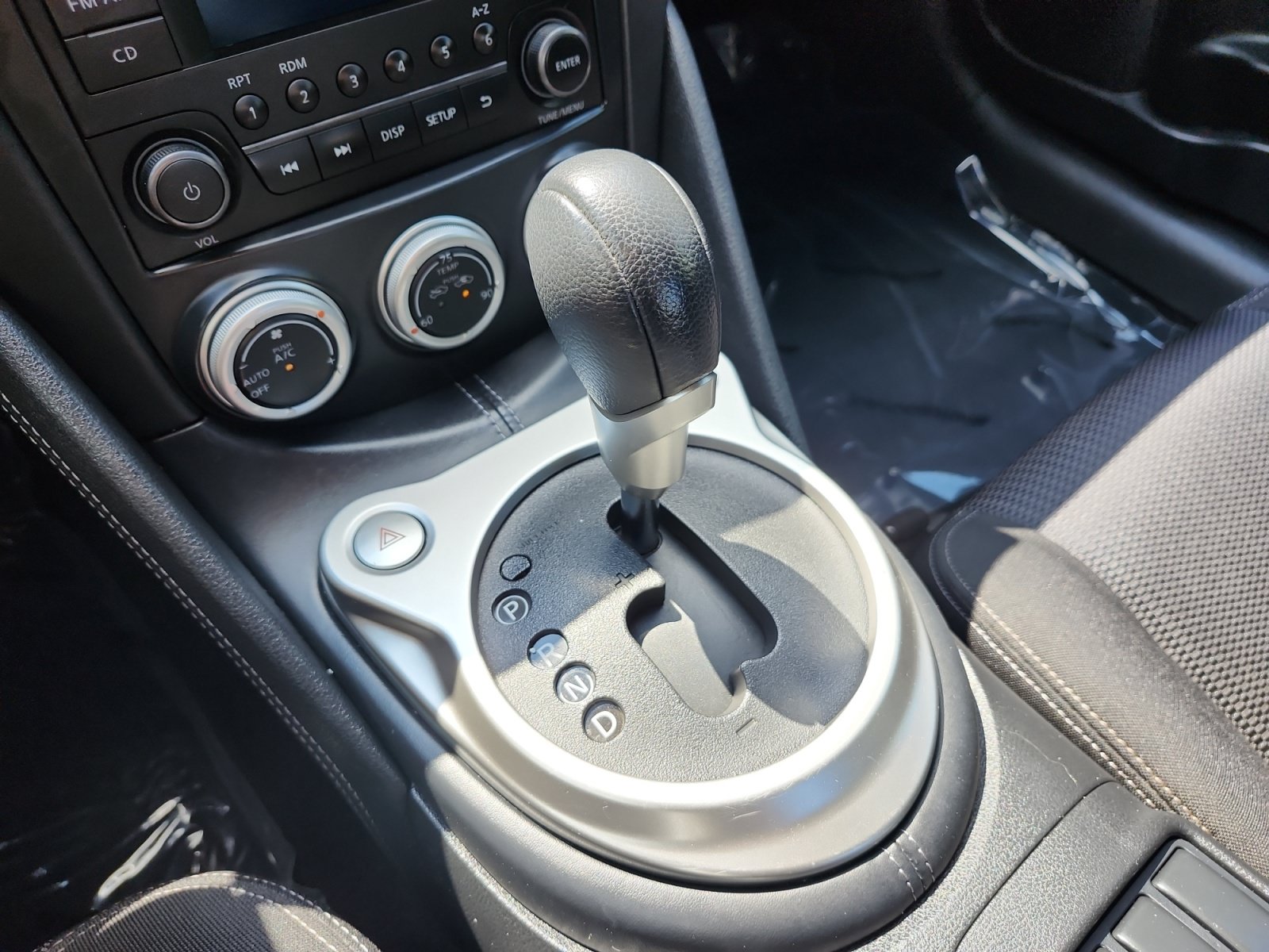 Used 2015 Nissan 370Z Coupe RWD image 20