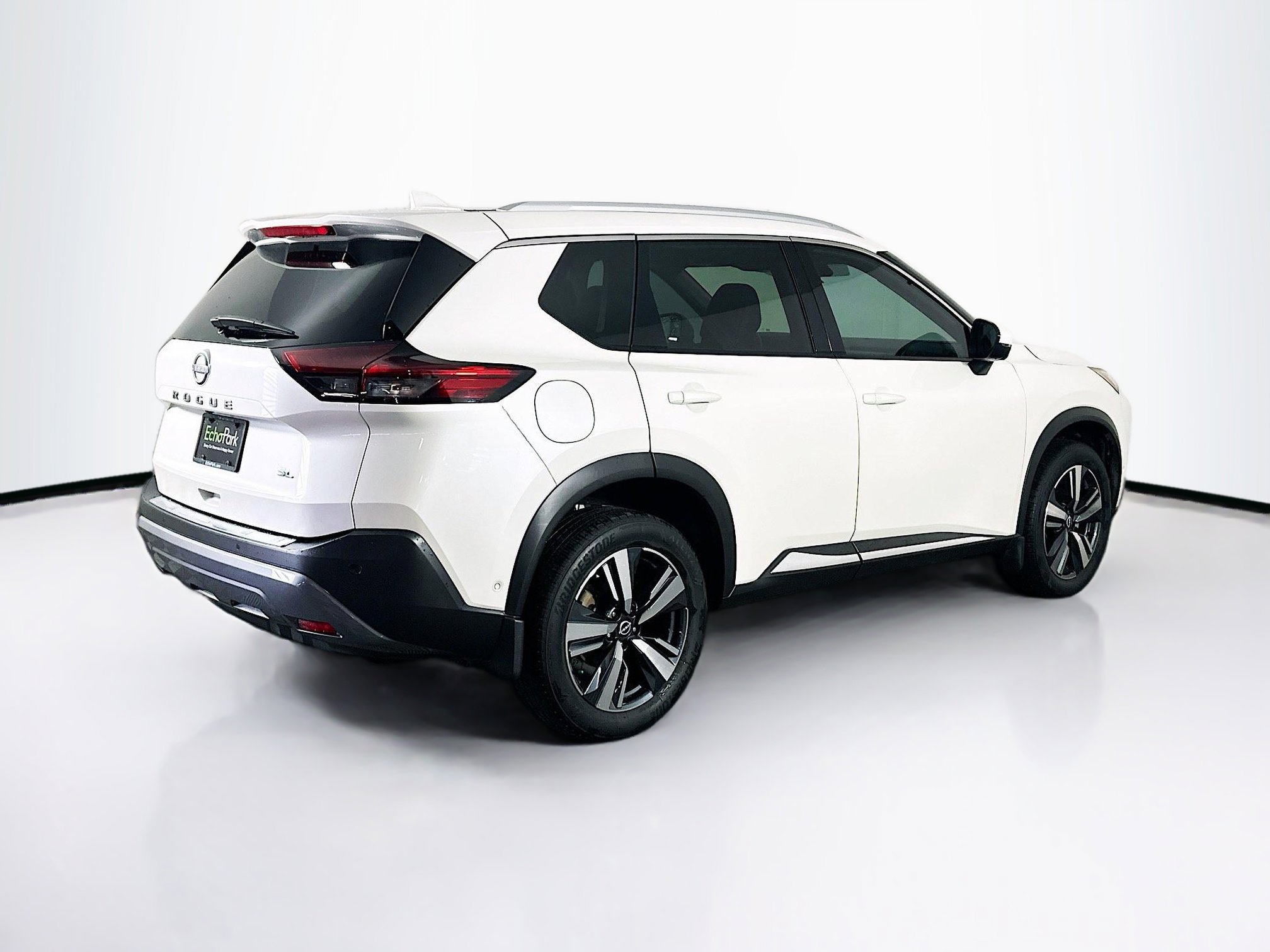 Used 2023 Nissan Rogue SL w/ SL Premium Package image 9