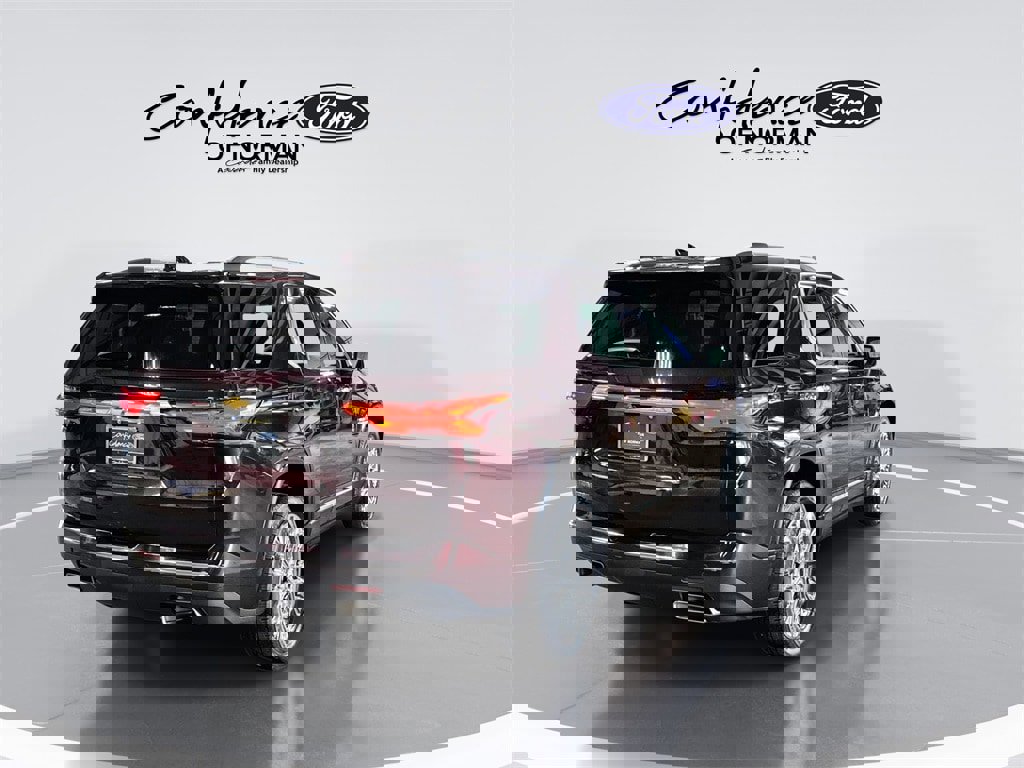 Used 2023 Chevrolet Traverse High Country w/ LPO, Floor Liner Package image 8