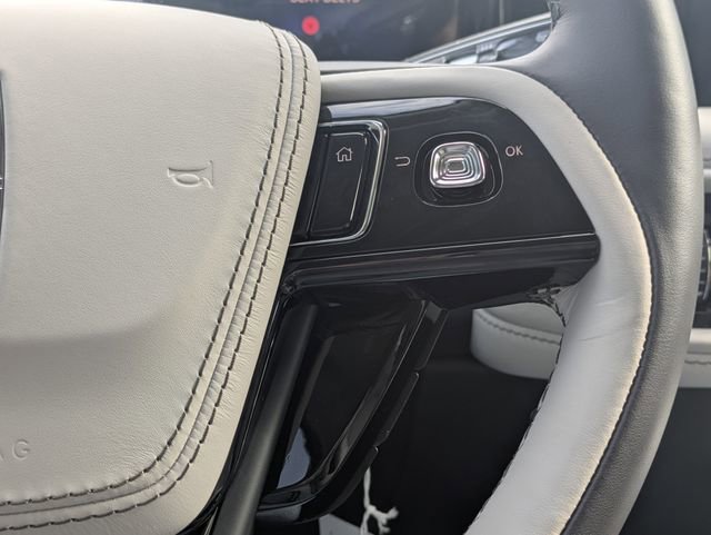 New 2026 Lincoln Aviator 2WD w/ Jet Appearance Package image 25