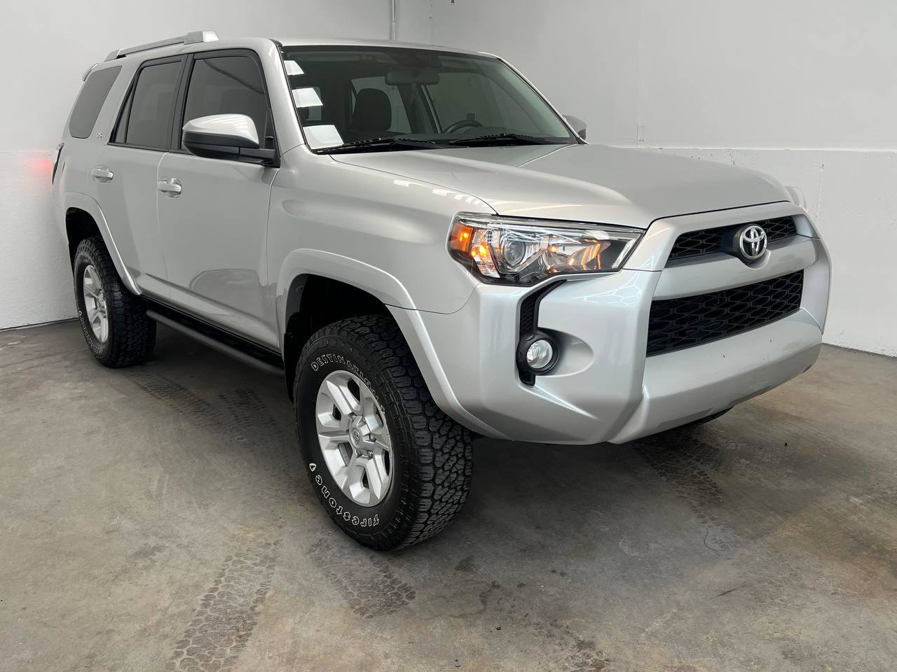 Used 2016 Toyota 4Runner SR5 image 3