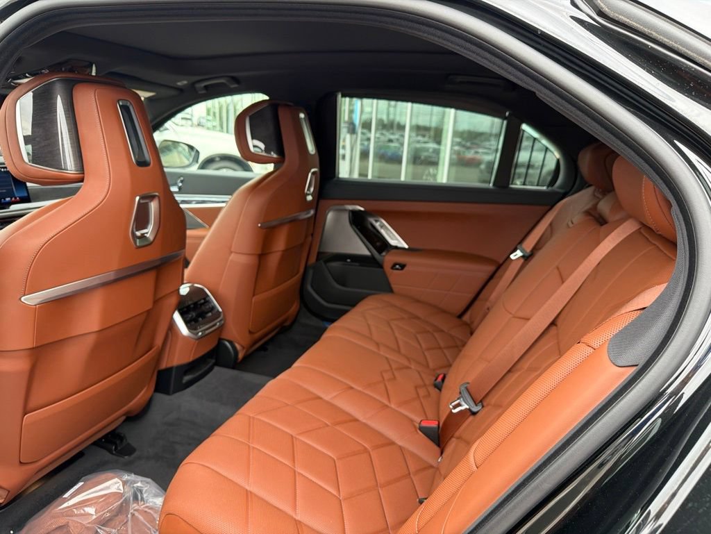 New 2026 BMW 760i xDrive w/ Executive Package AWD/4WD image 25