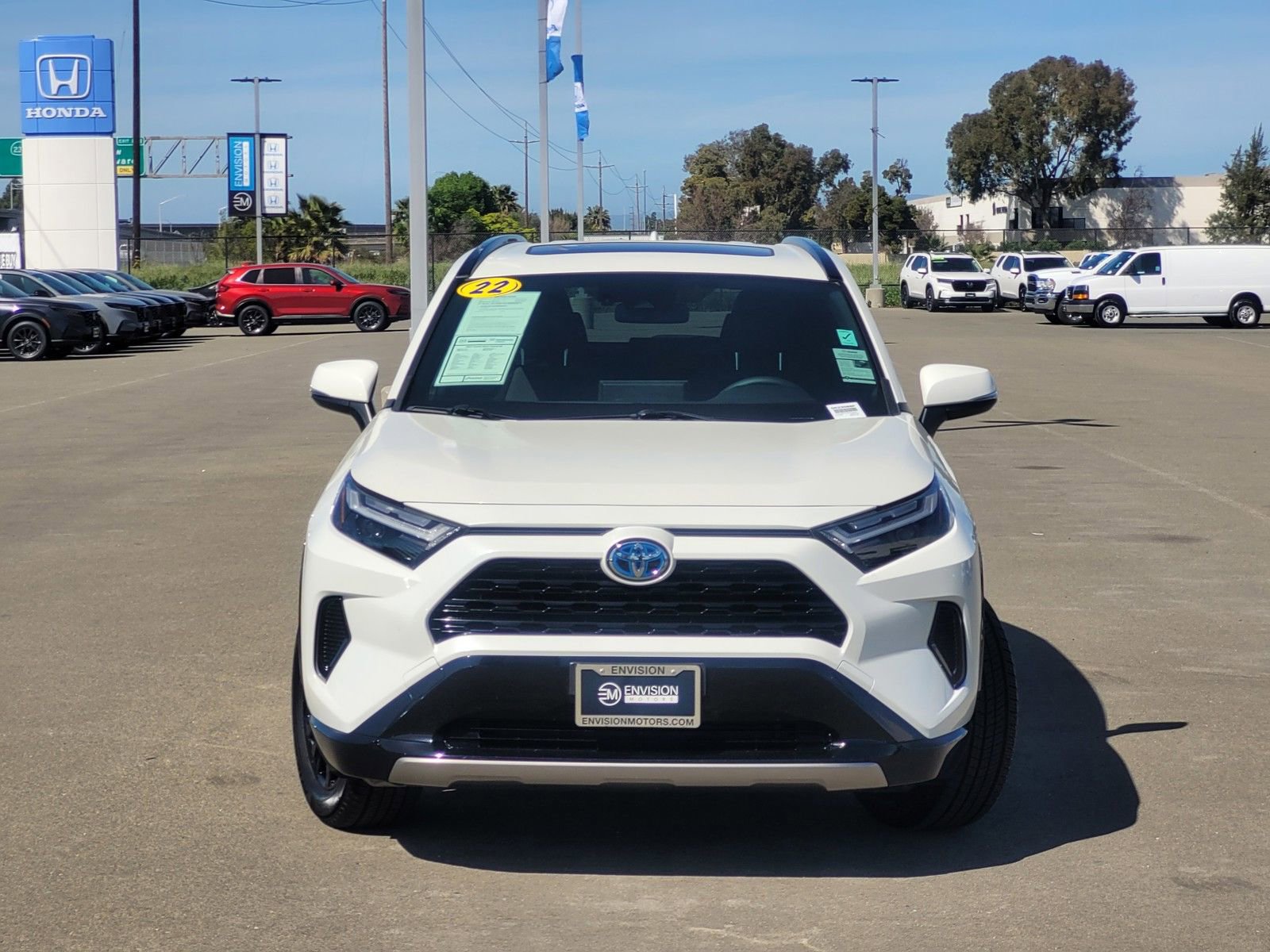 Used 2022 Toyota RAV4 SE w/ Convenience Package image 2