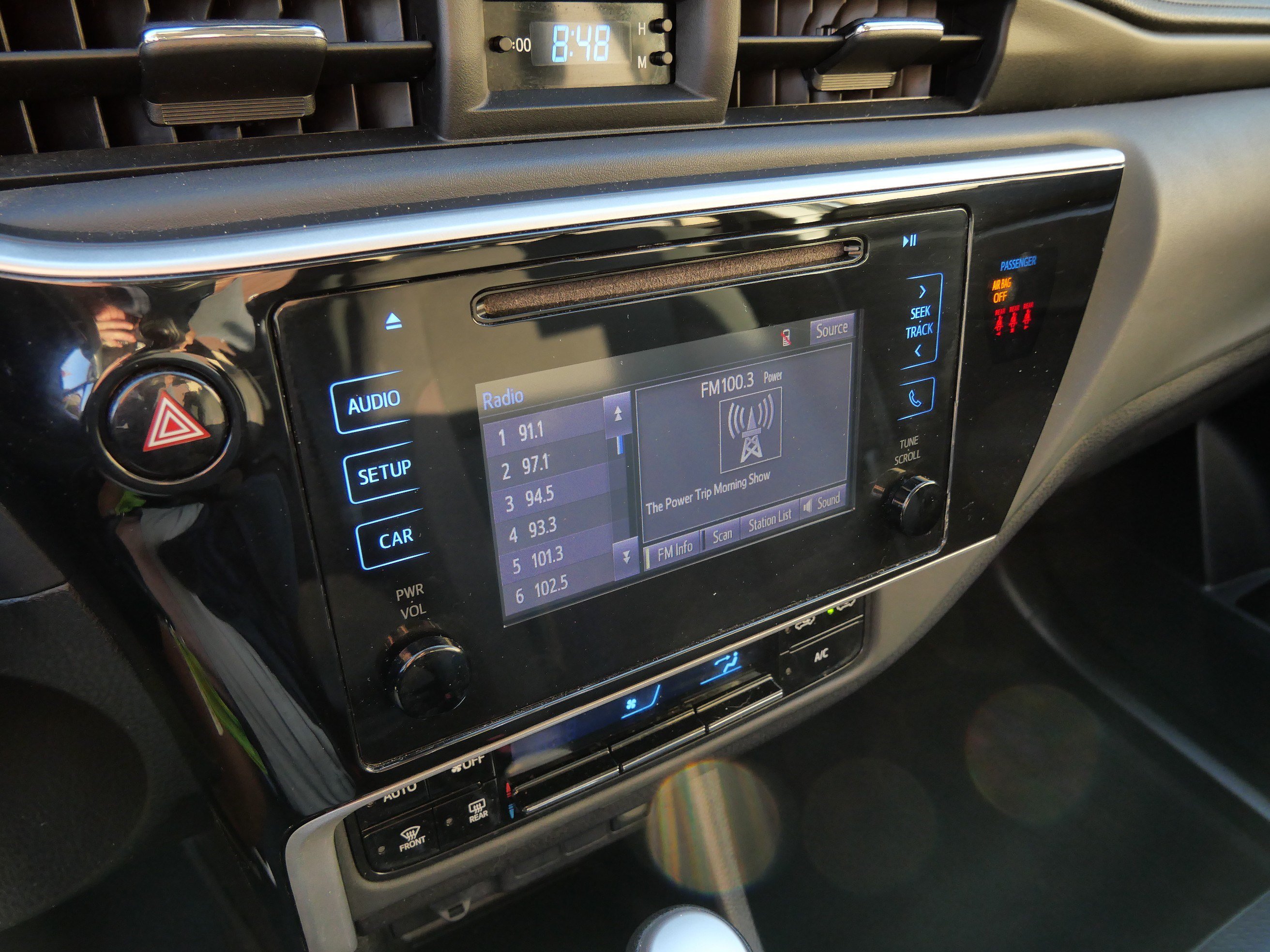 Certified 2019 Toyota Corolla LE FWD image 22