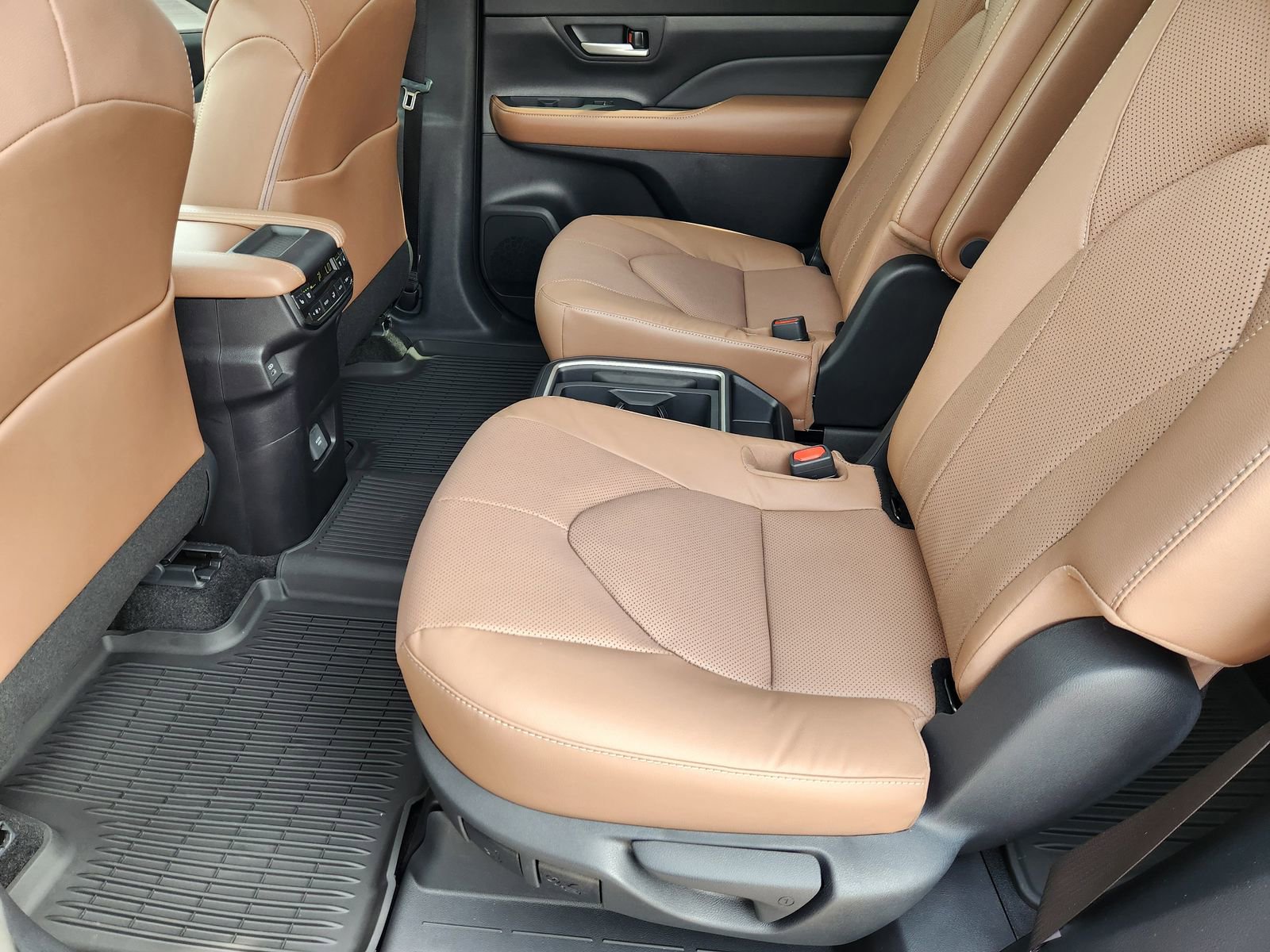 New 2026 Toyota Grand Highlander Platinum image 26