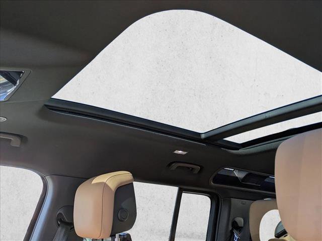 New 2026 Land Rover Defender 110 X-Dynamic SE image 15