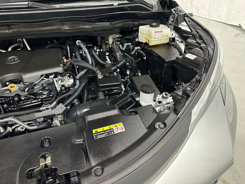 Used 2025 Toyota Sienna LE image 73