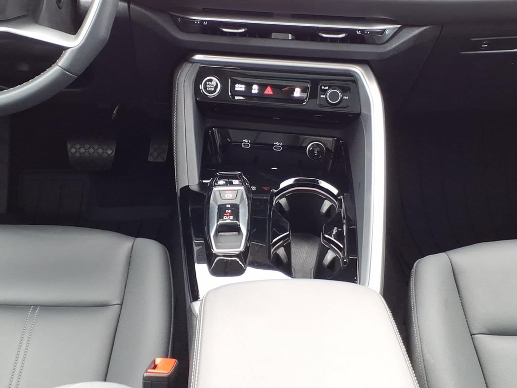 Used 2025 Audi Q5 Premium w/ Convenience Package AWD/4WD image 18
