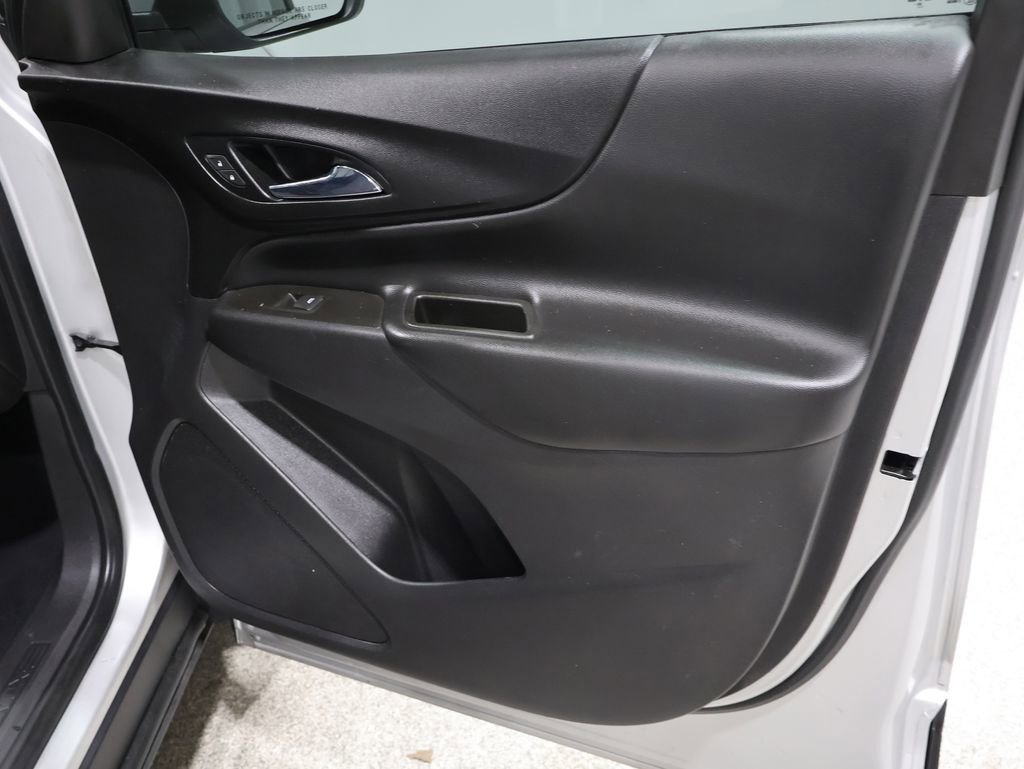 Used 2021 Chevrolet Equinox LT image 24