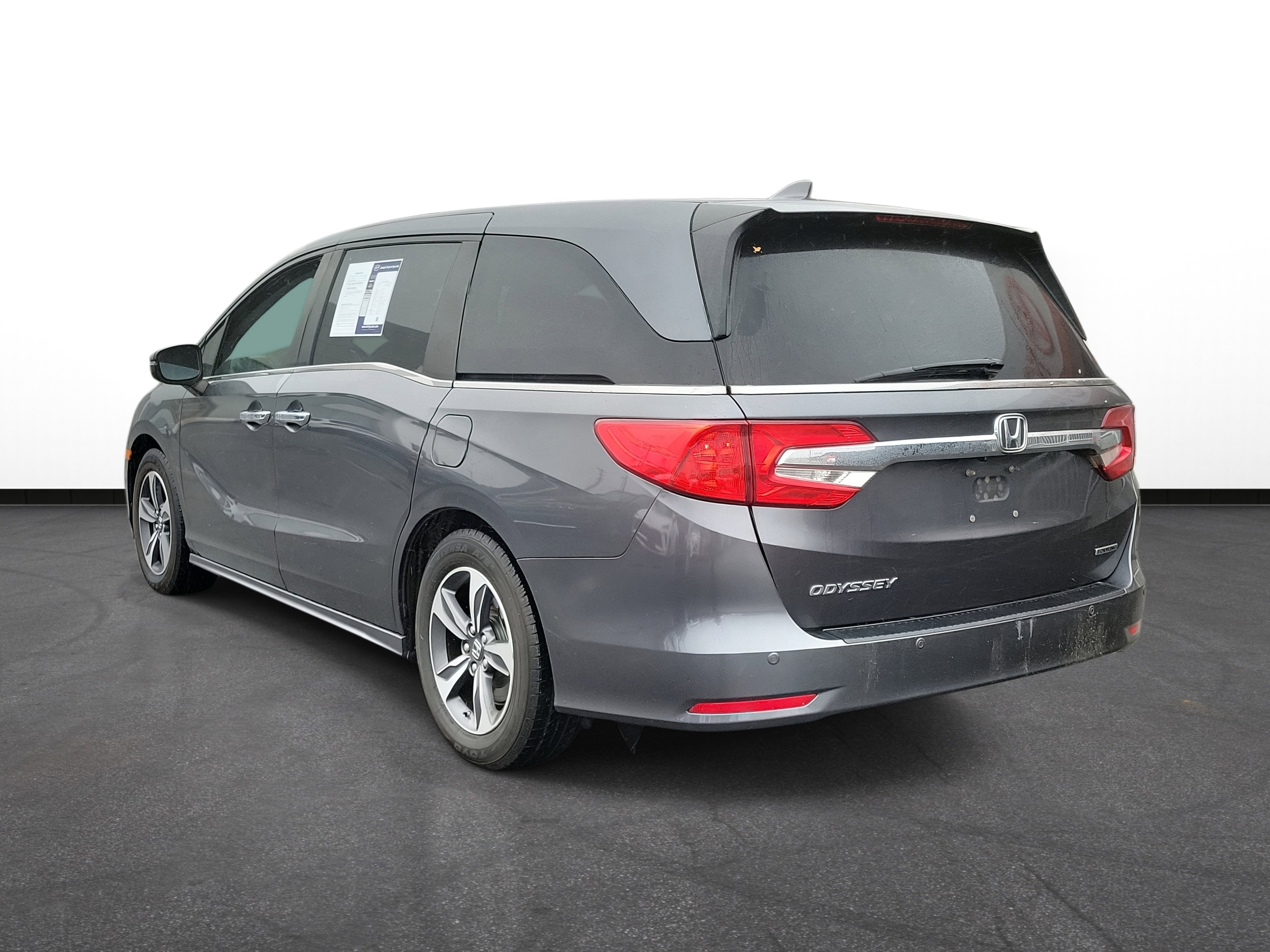 Used 2018 Honda Odyssey Touring image 3
