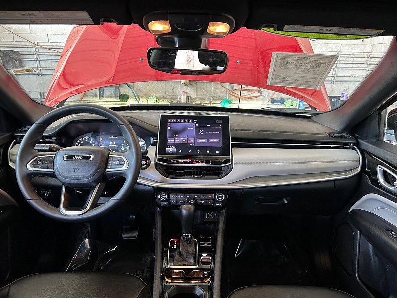 Used 2025 Jeep Compass Limited image 24