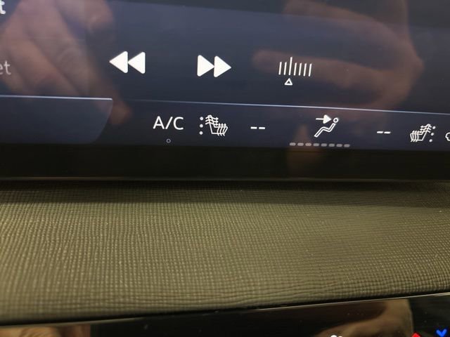 Used 2025 Buick Enclave Preferred image 22