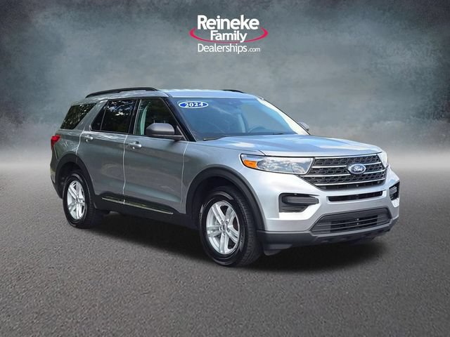 Used 2024 Ford Explorer XLT AWD/4WD image 3