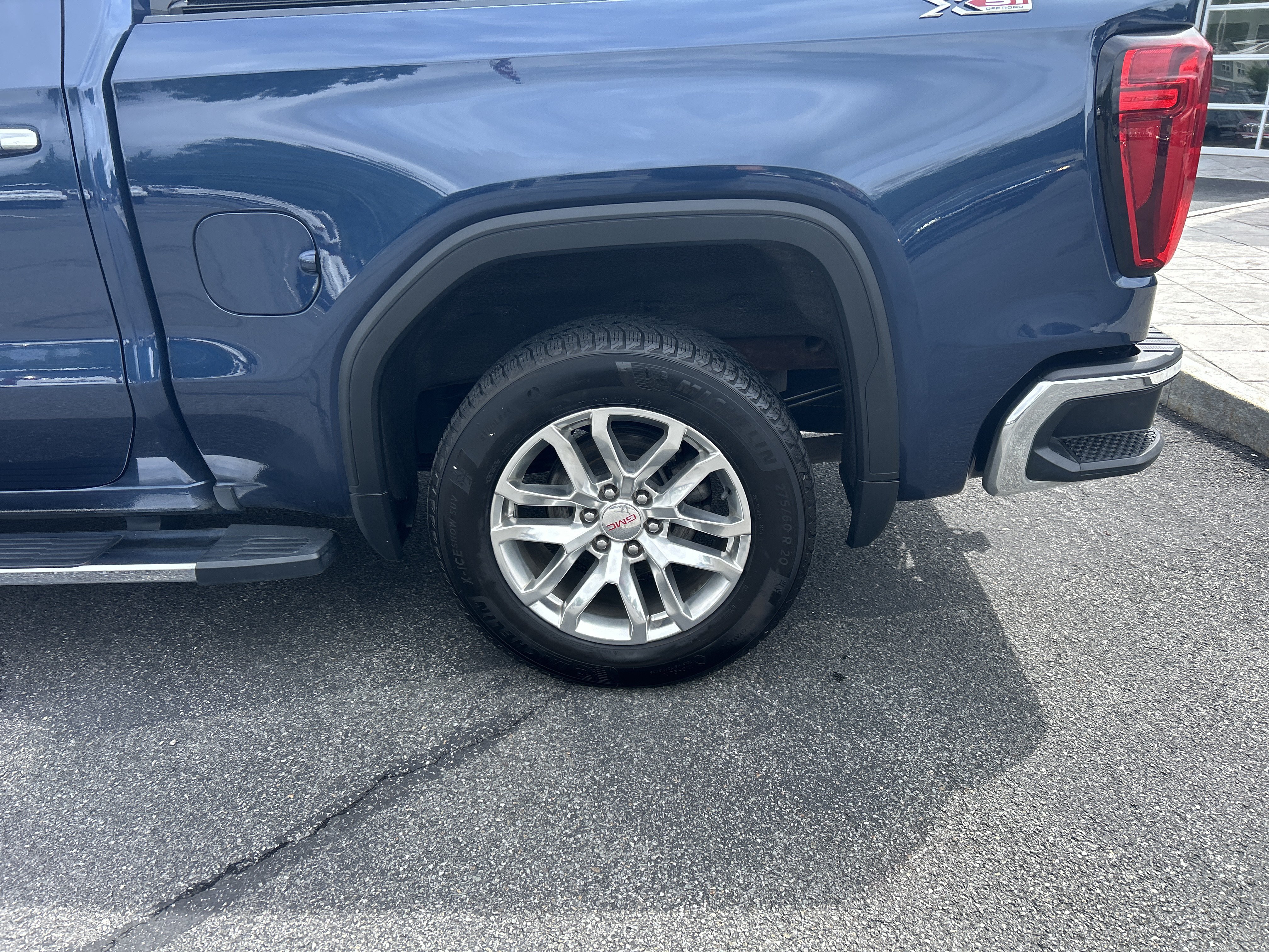 Used 2021 GMC Sierra 1500 SLT w/ SLT Convenience Package AWD/4WD image 7