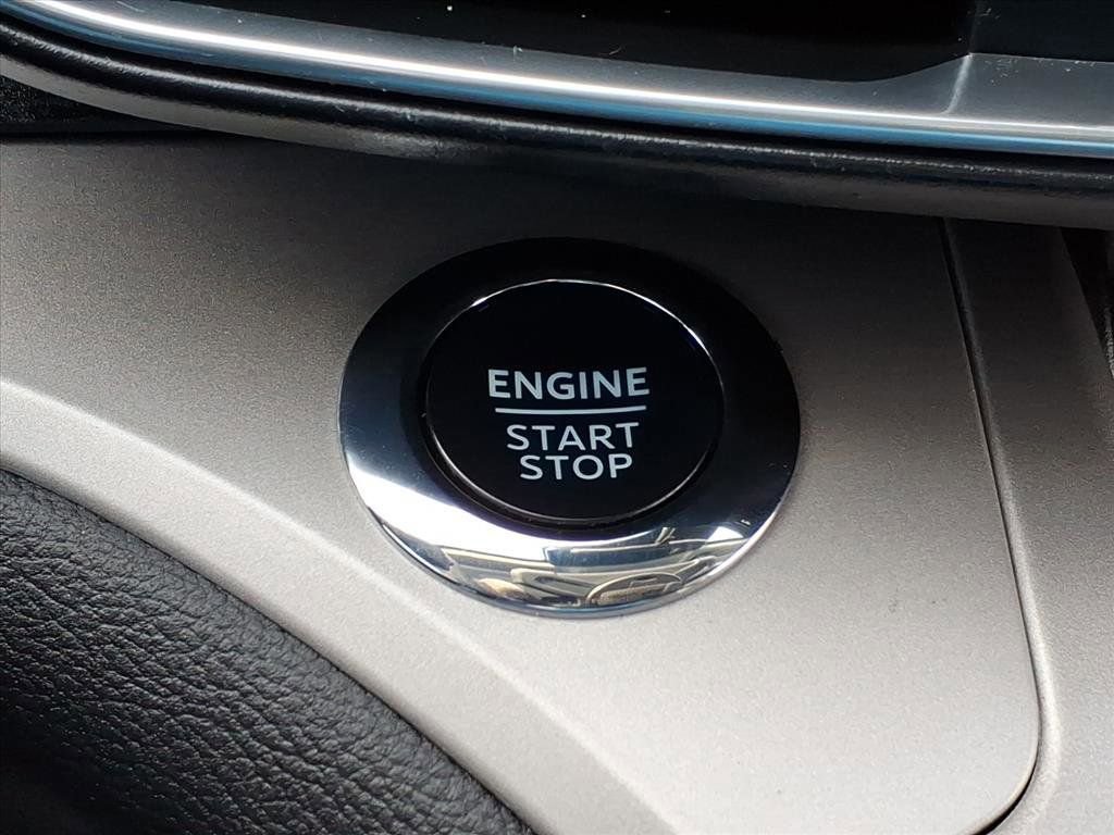 Used 2023 Ford Explorer XLT w/ Equipment Group 202A image 18