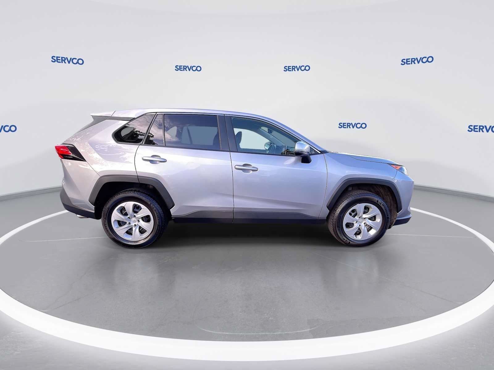 Used 2022 Toyota RAV4 LE FWD image 9