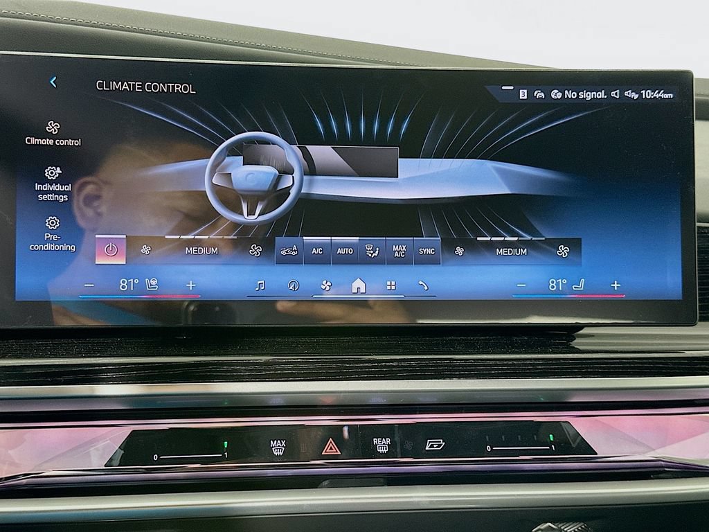 New 2026 BMW 750e xDrive AWD/4WD image 14