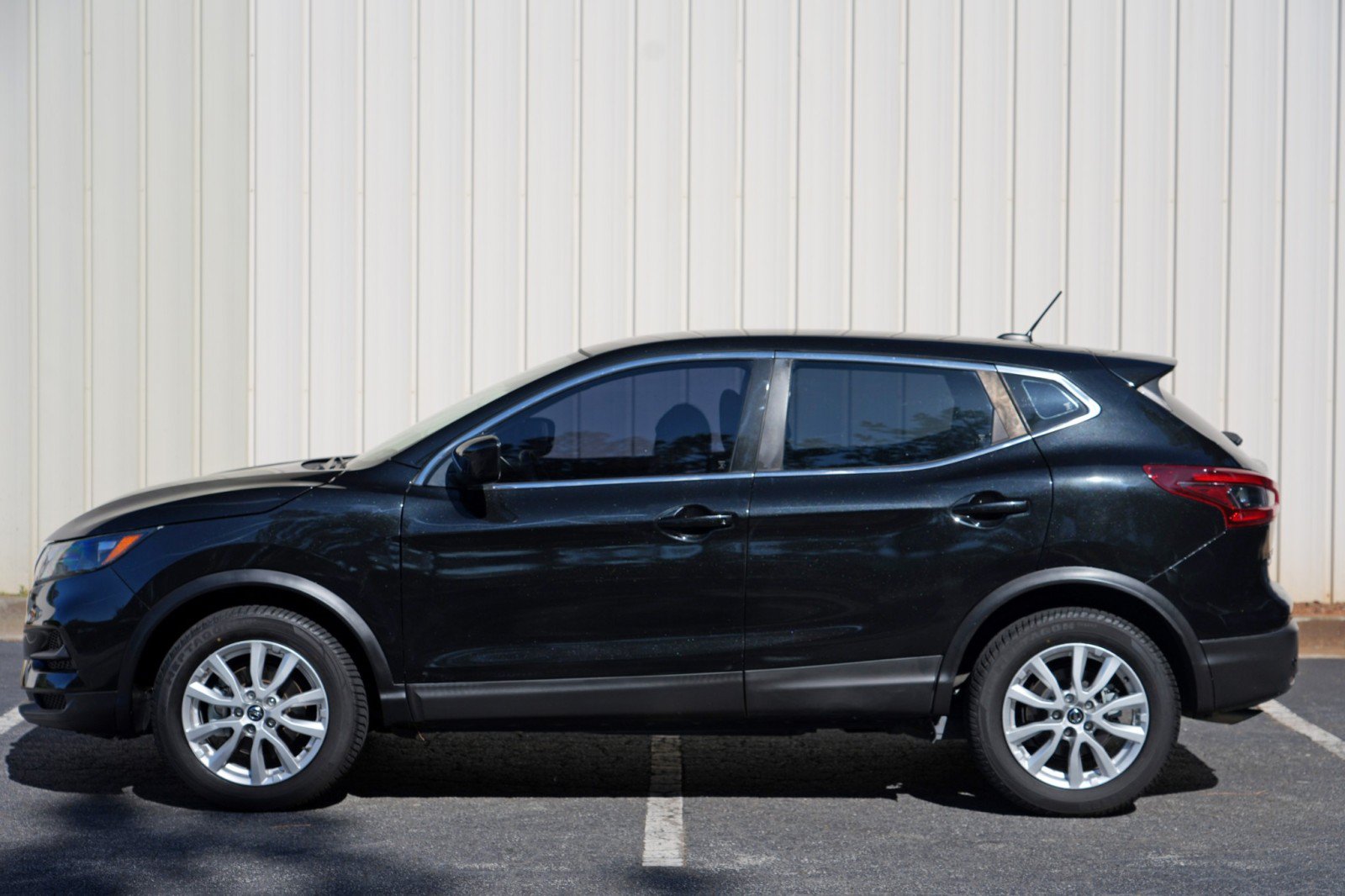 Used 2021 Nissan Rogue Sport S FWD image 42