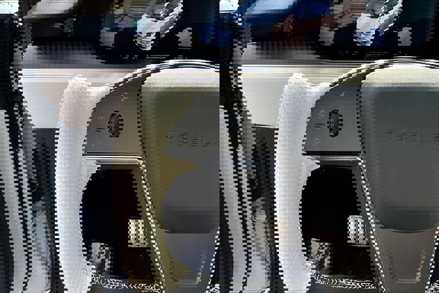 Used 2022 Tesla Model X Plaid image 22