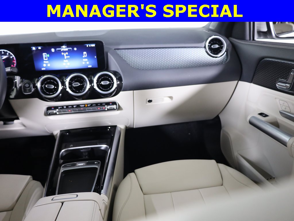 Used 2025 Mercedes-Benz GLA 250 4MATIC image 40