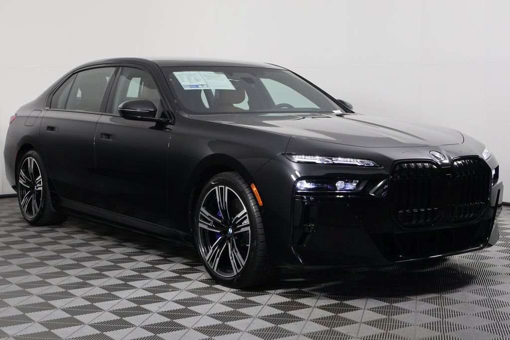 Certified 2024 BMW i7 xDrive60 w/ Executive Package AWD/4WD image 3