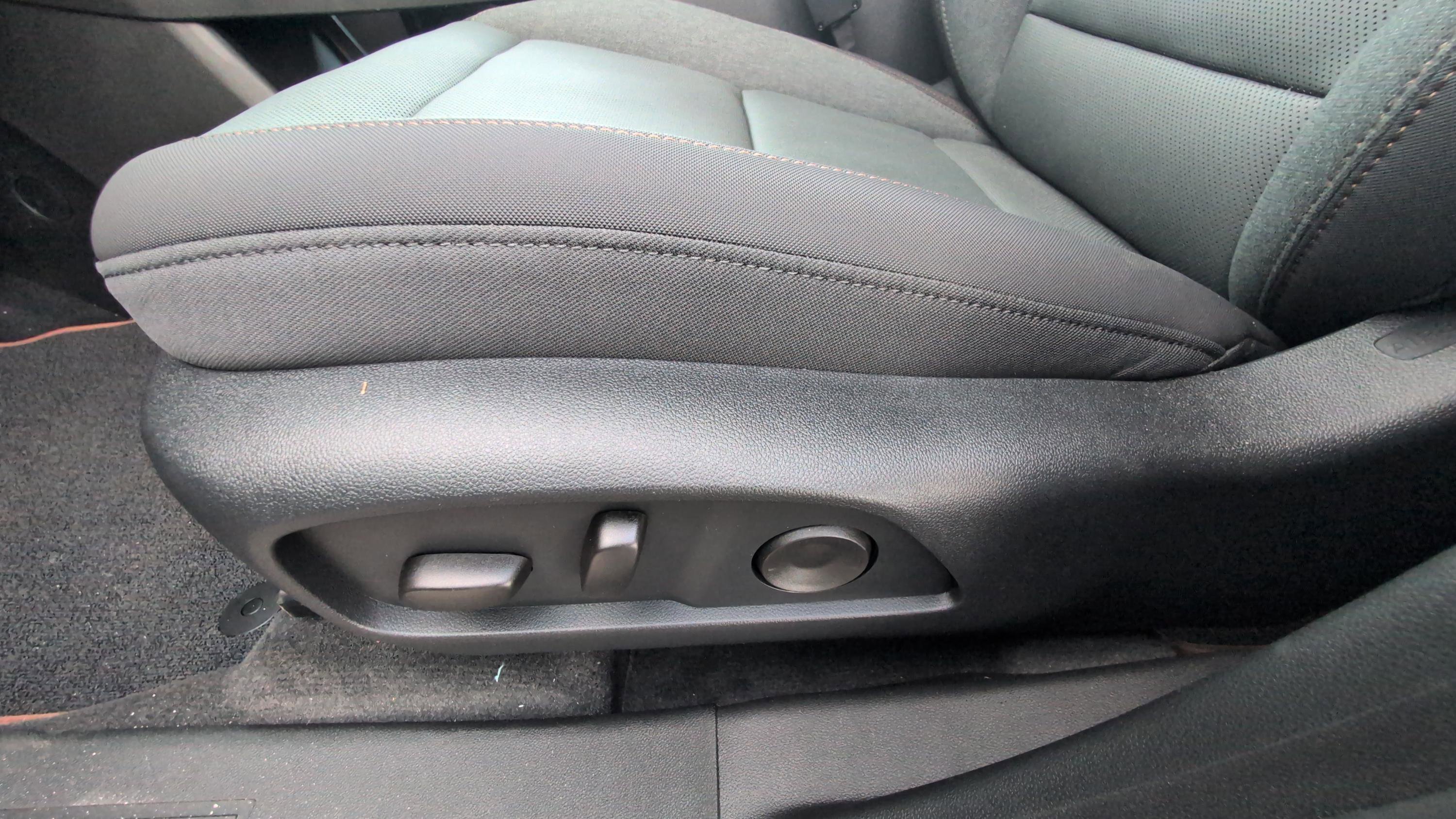 New 2026 GMC Terrain AT4 w/ Convenience Package III image 19