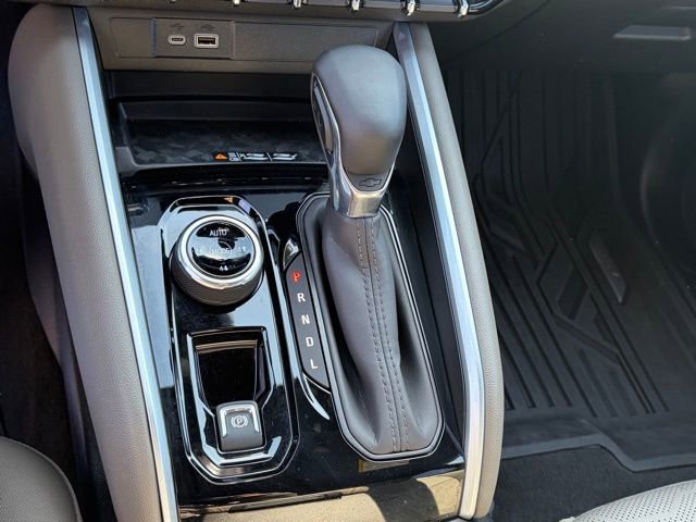 Used 2025 Chevrolet Colorado ZR2 w/ Technology Package image 26