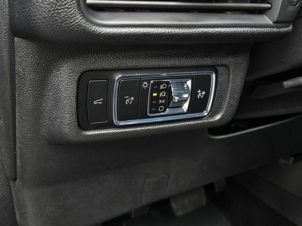 Used 2024 Lincoln Corsair Reserve image 18