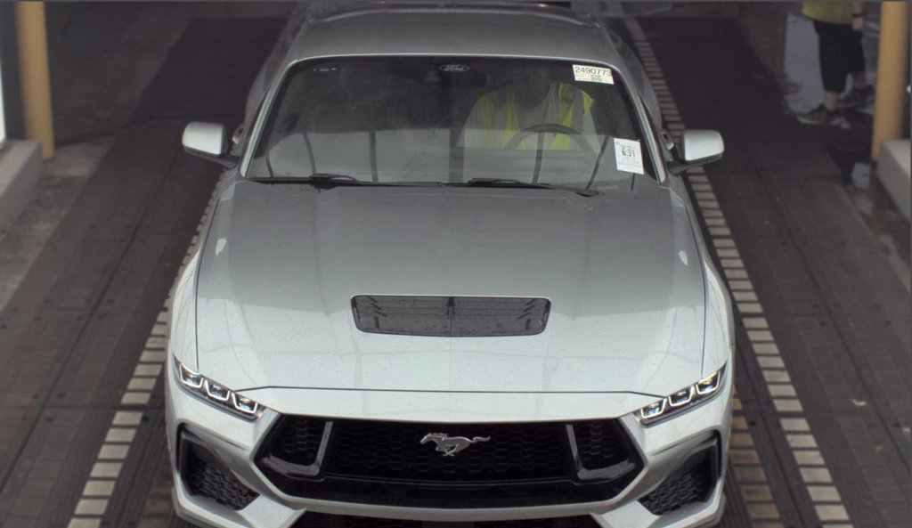 Used 2024 Ford Mustang GT Premium RWD image 3