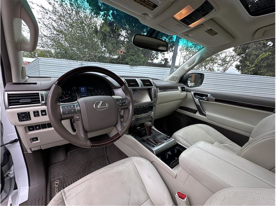 Used 2017 Lexus GX 460 AWD/4WD image 14