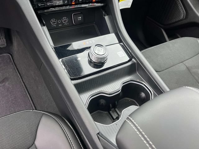 New 2025 Jeep Grand Cherokee Altitude AWD/4WD image 28