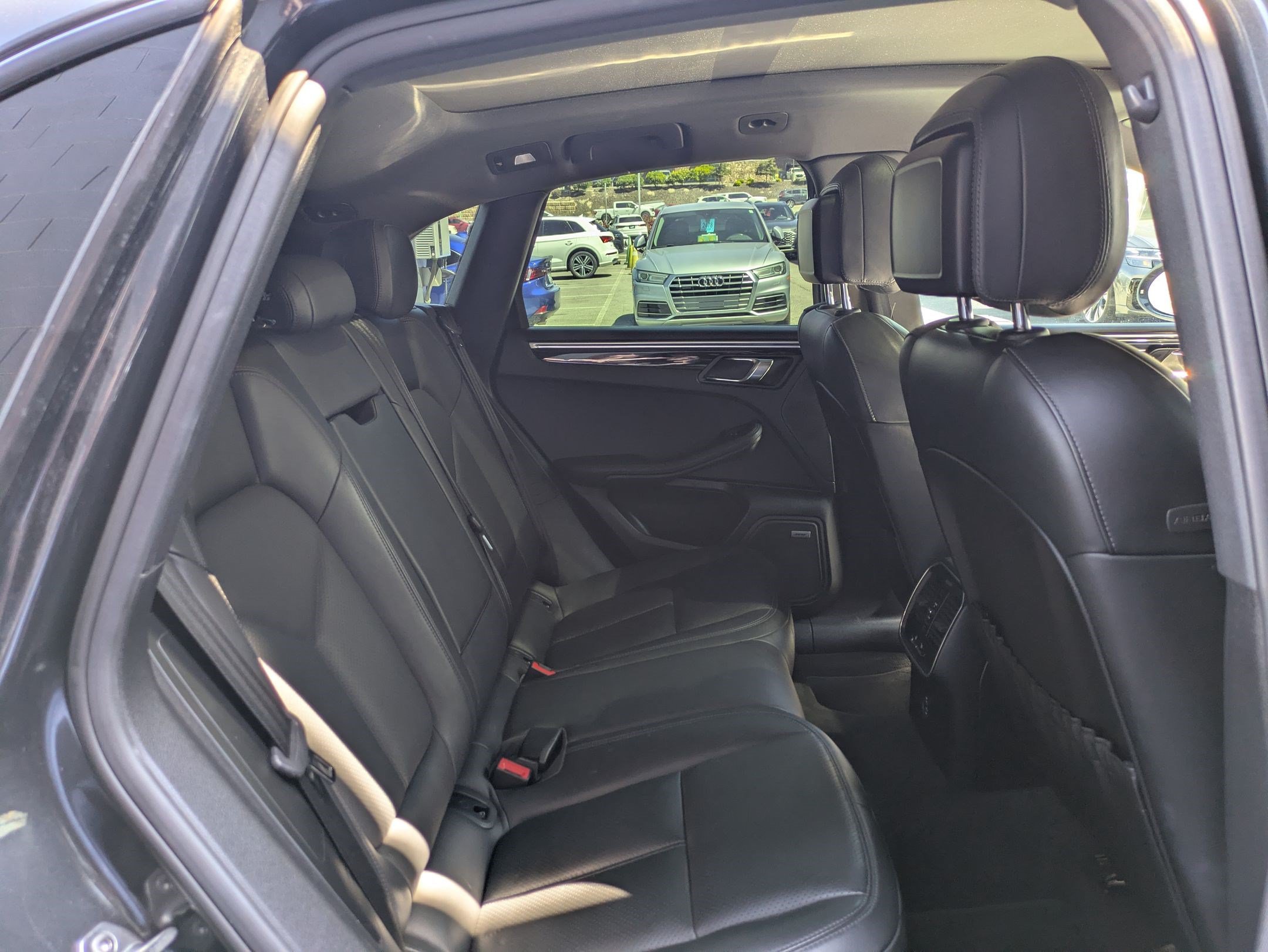 Used 2020 Porsche Macan S AWD/4WD image 29