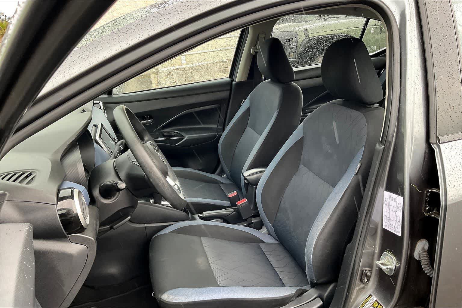 Used 2023 Nissan Versa SV FWD image 11