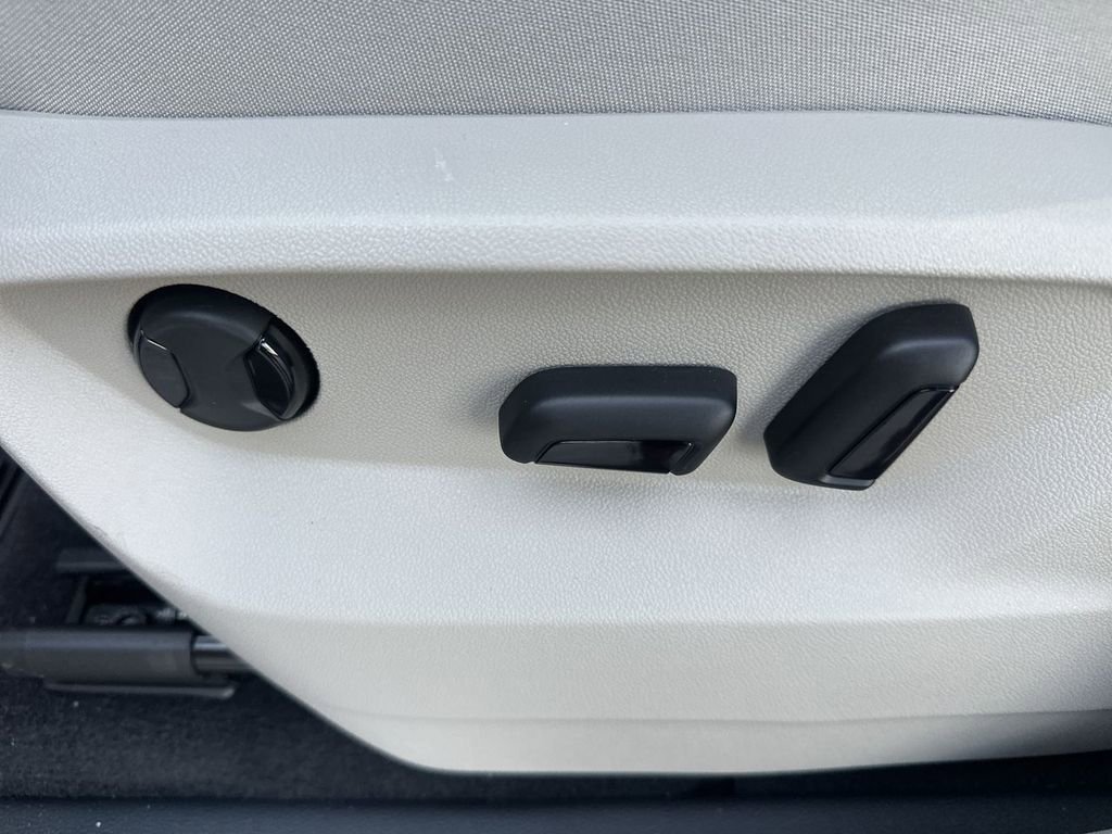 New 2026 Volkswagen Atlas SE image 12