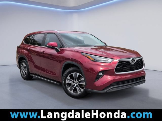 Used 2023 Toyota Highlander XLE