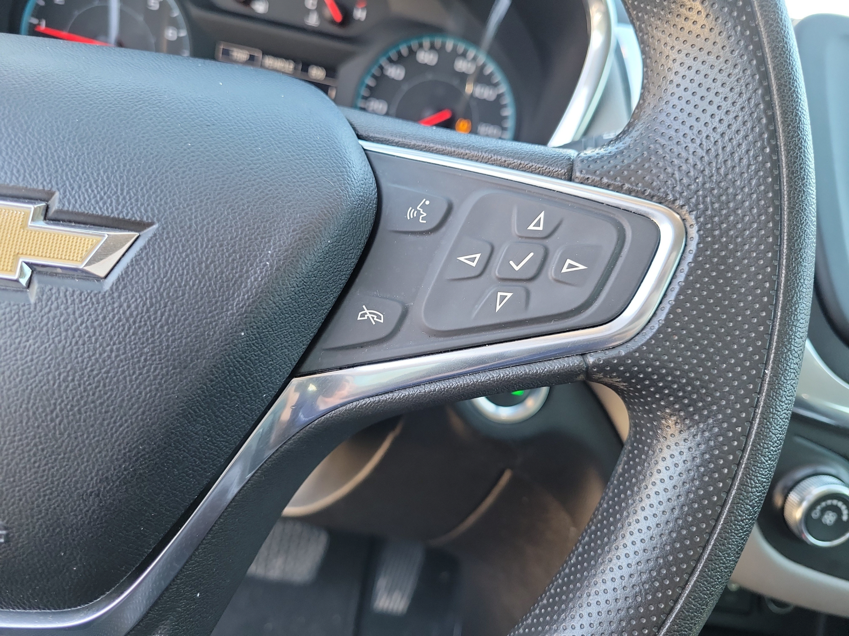 Used 2019 Chevrolet Equinox LS FWD image 24