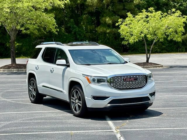 Used 2018 GMC Acadia Denali w/ Technology Package FWD image 11