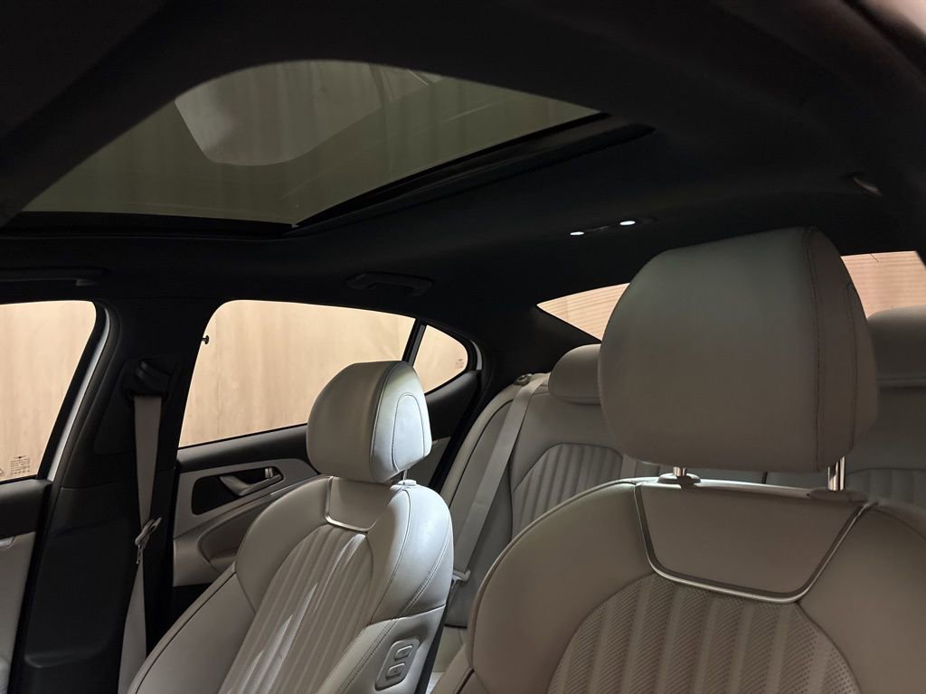 Used 2023 Genesis G70 2.0T w/ Sport Prestige Package image 23